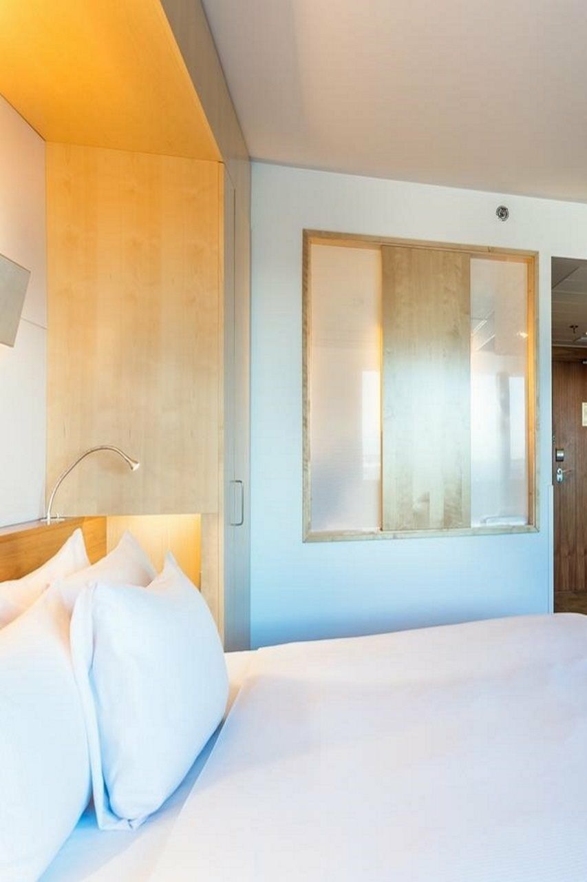 Hotel Hilton Helsinki Airport 4*