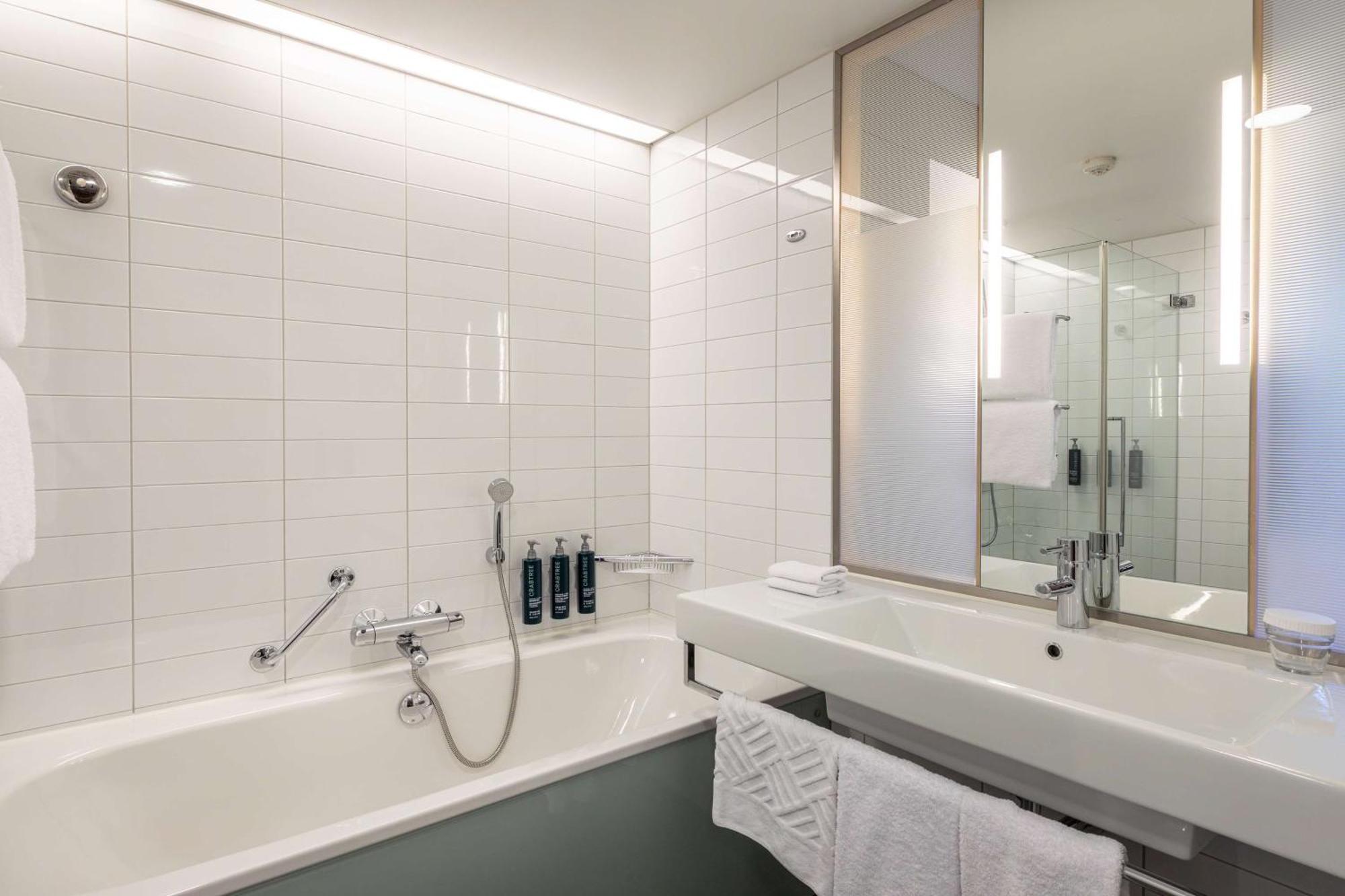 Hotel Hilton Helsinki Airport 4*