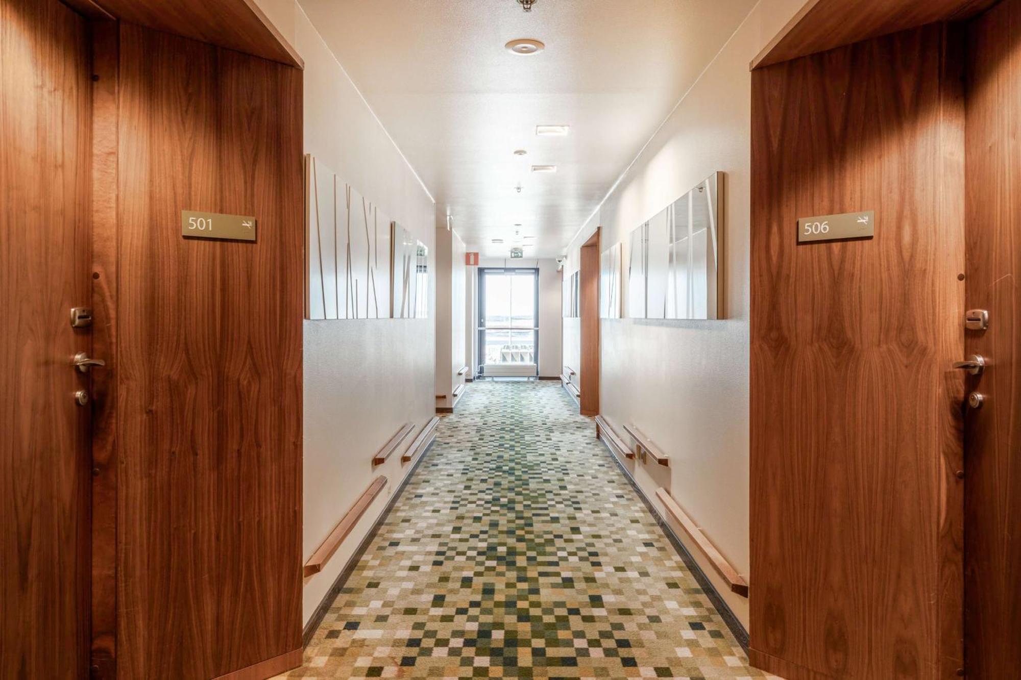 Hilton Helsinki Airport Hotell 4*