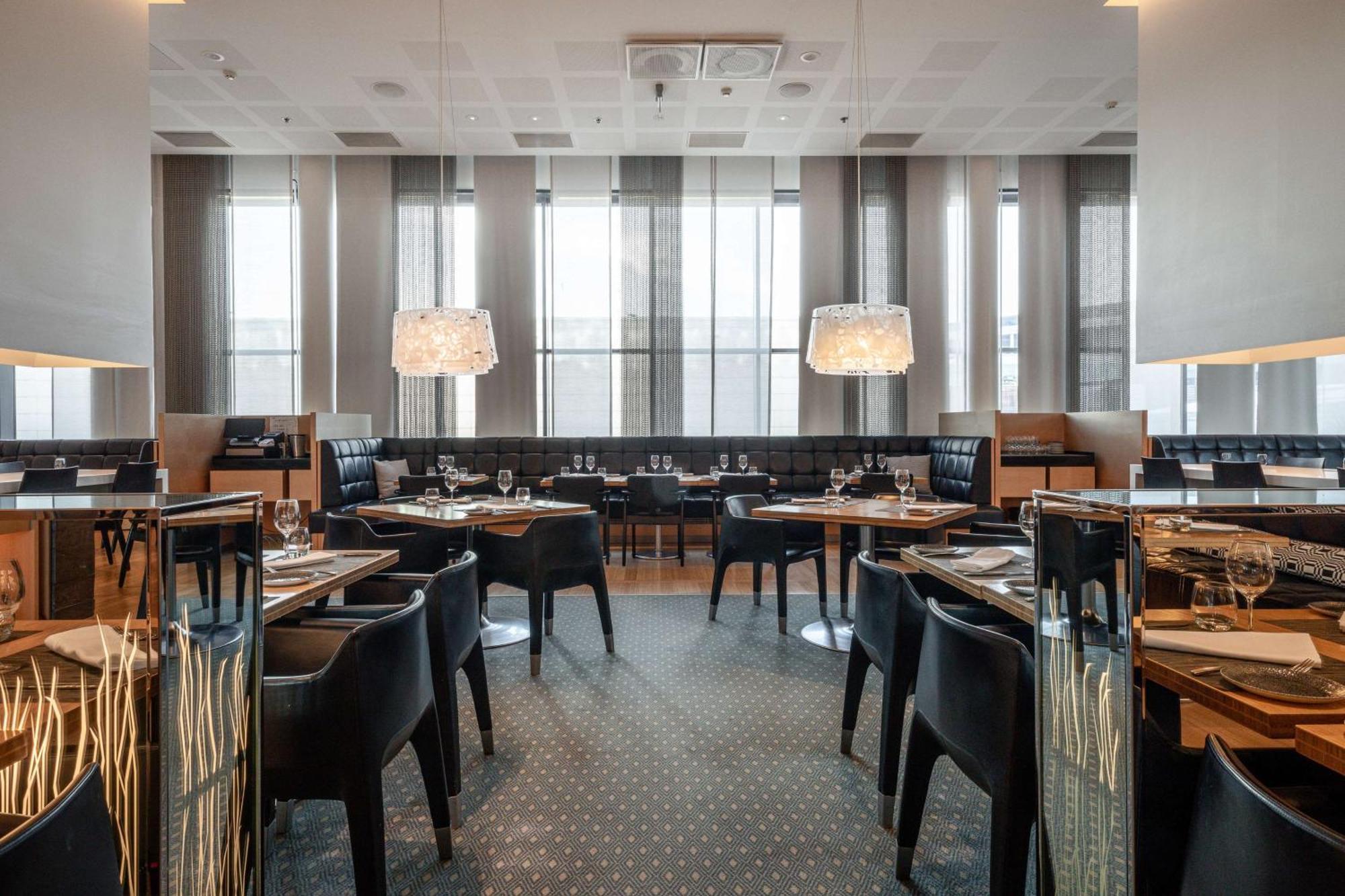 Hilton Helsinki Airport Hotell 4*